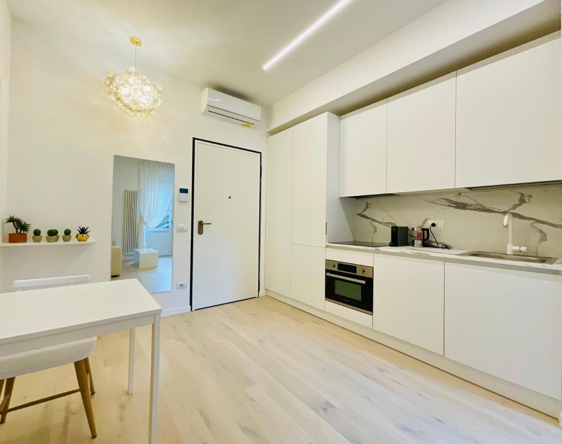 Apartment Suite - Charlize - In The Heart Of Милан Экстерьер фото